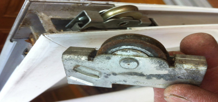 screen door roller repair in Melbourne